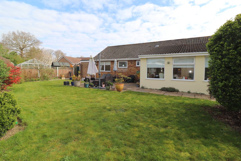 Property photo 2 of 21