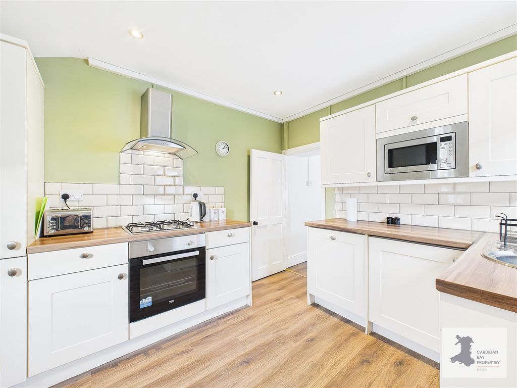 Property photo 2 of 37 Kitchen