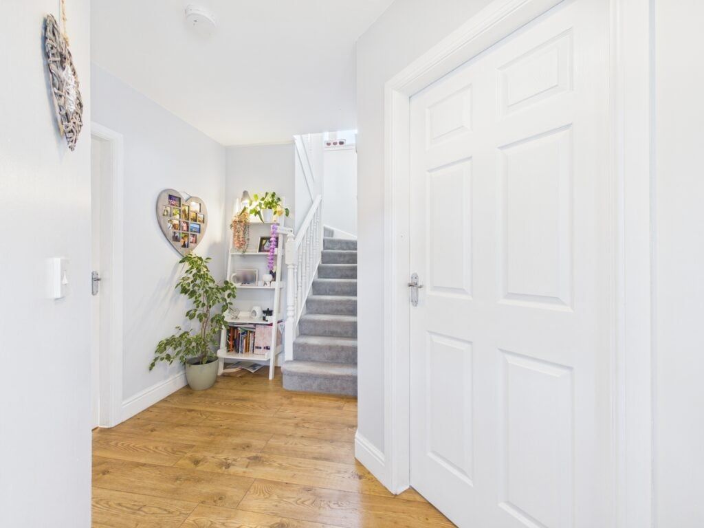 Property photo 2 of 27