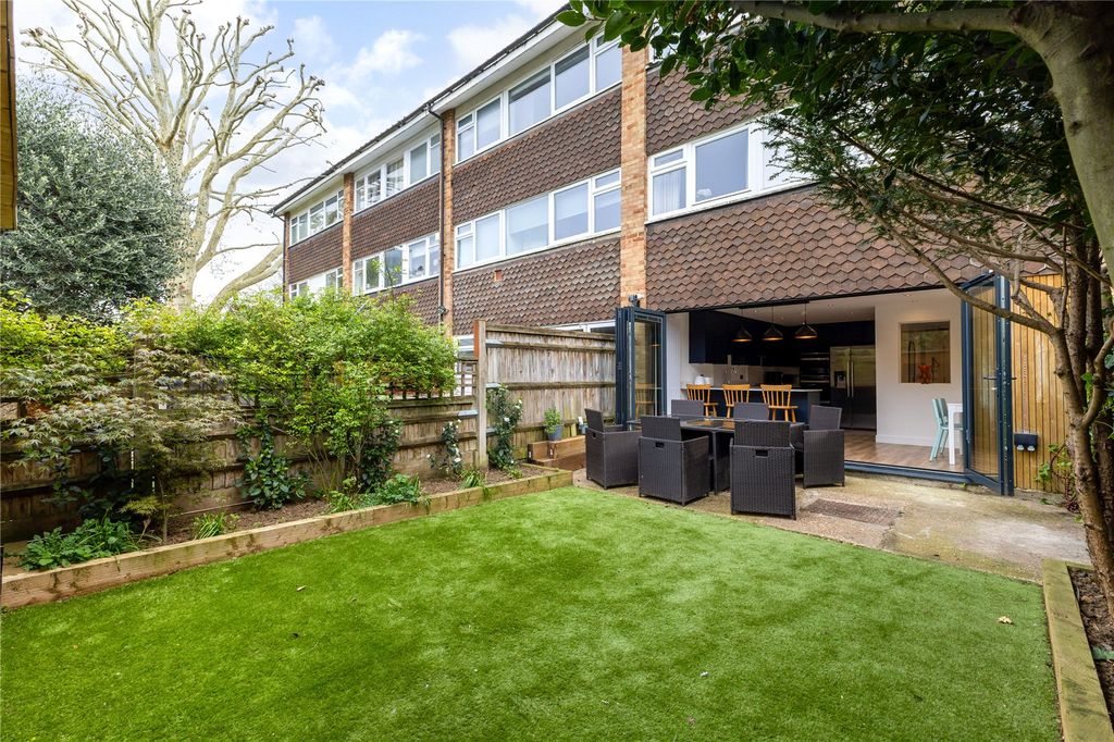 Property photo 2 of 19 Picture No. 30