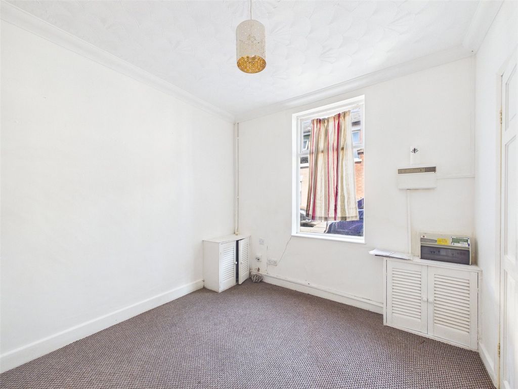 Property photo 2 of 8 Picture No. 22