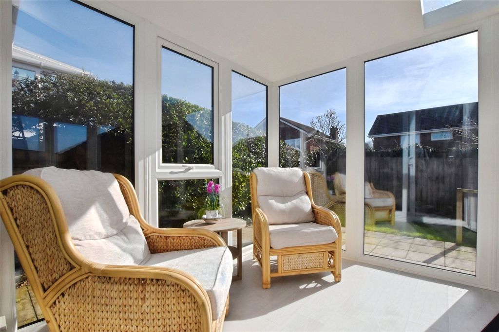 Property photo 2 of 17 Conservatory