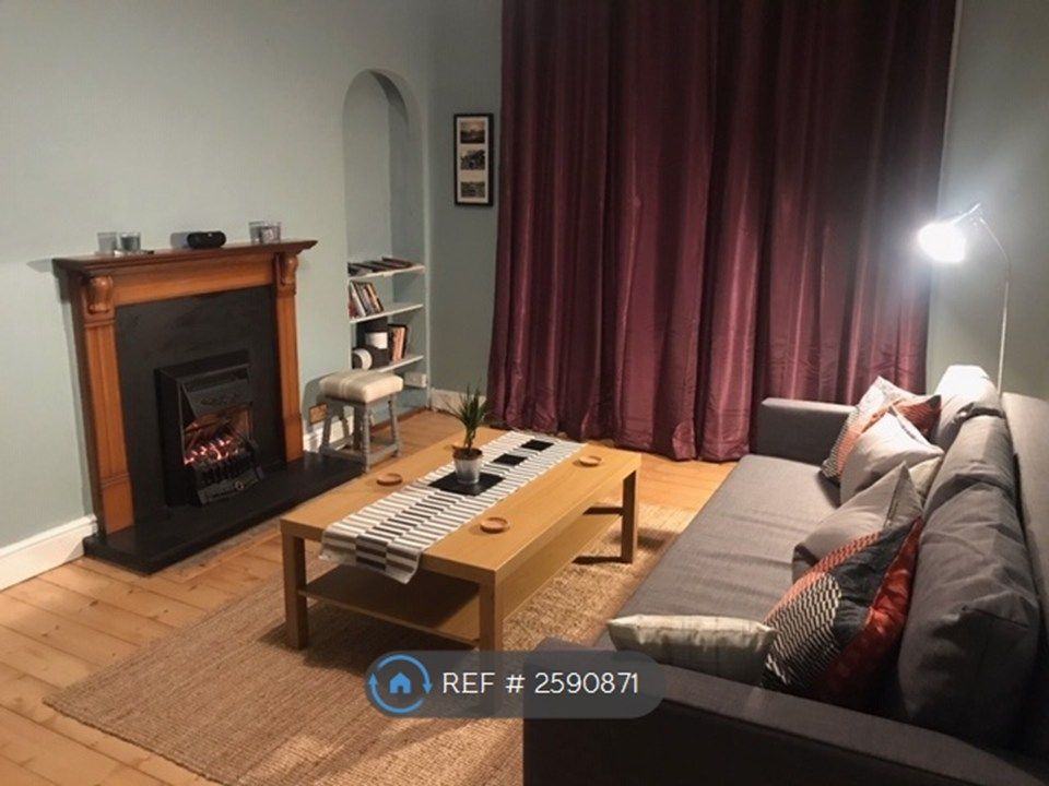 Property photo 1 of 12 Living Room