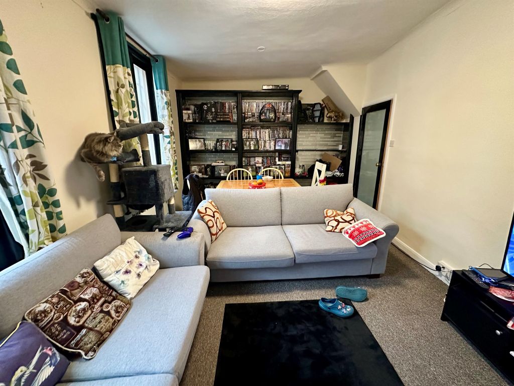 Property photo 2 of 14