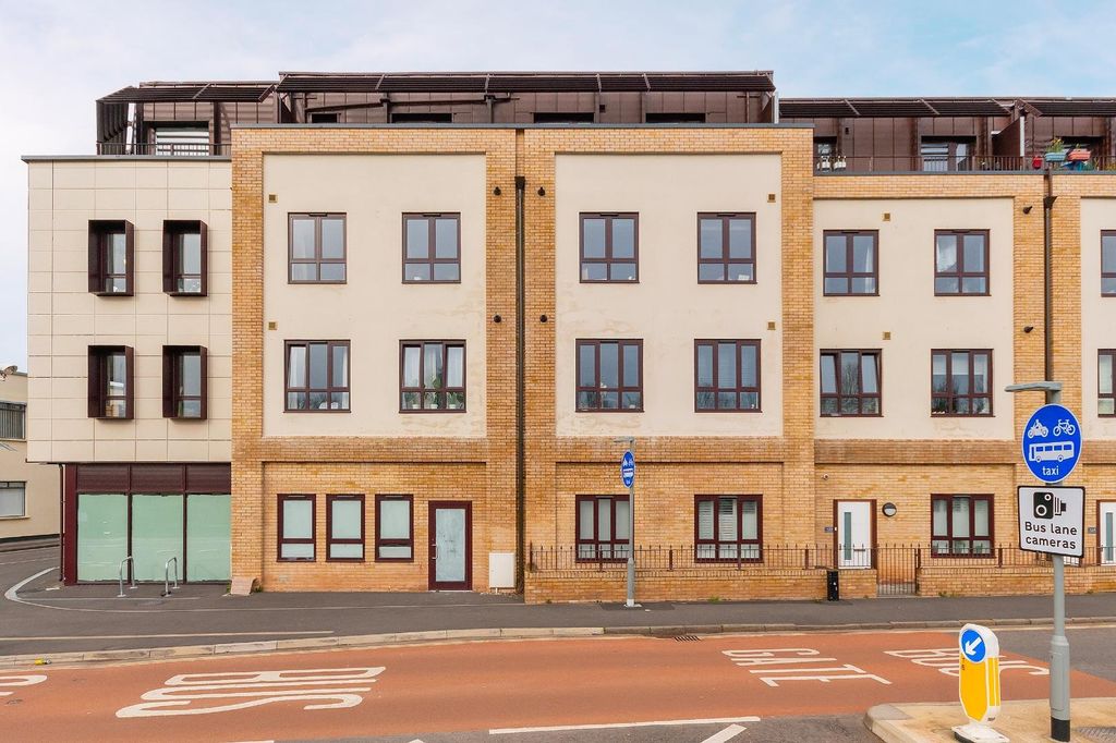 Property photo 2 of 21 1S6Ysi - External B.Jpg