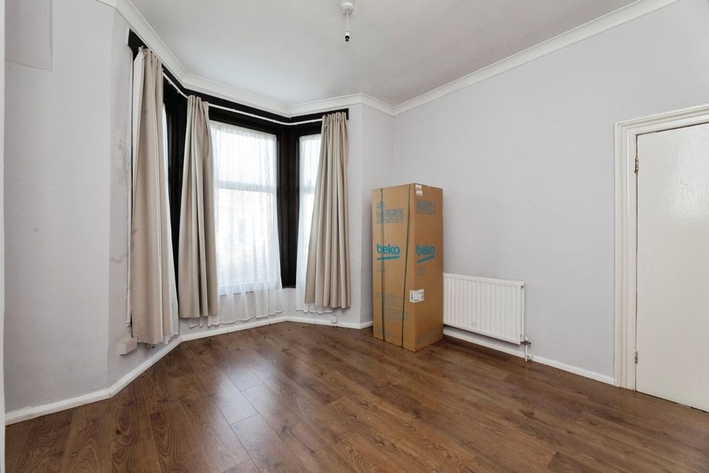 Property photo 2 of 18 Photo