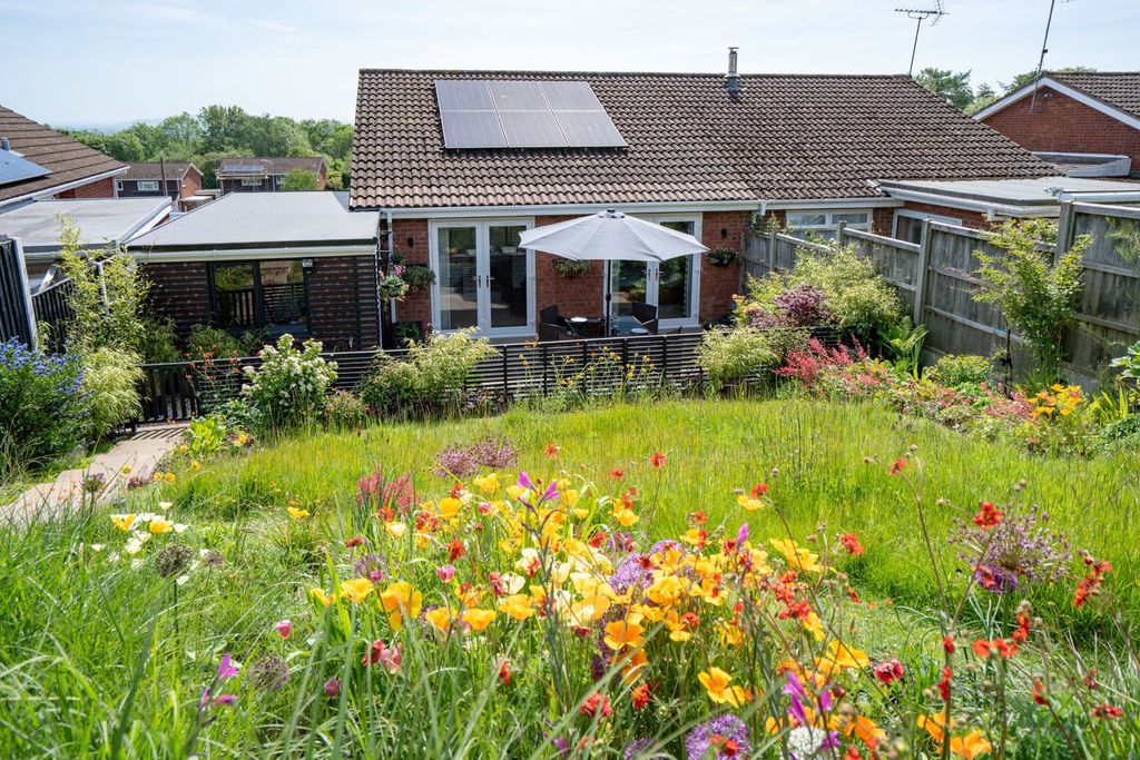 Property photo 2 of 27