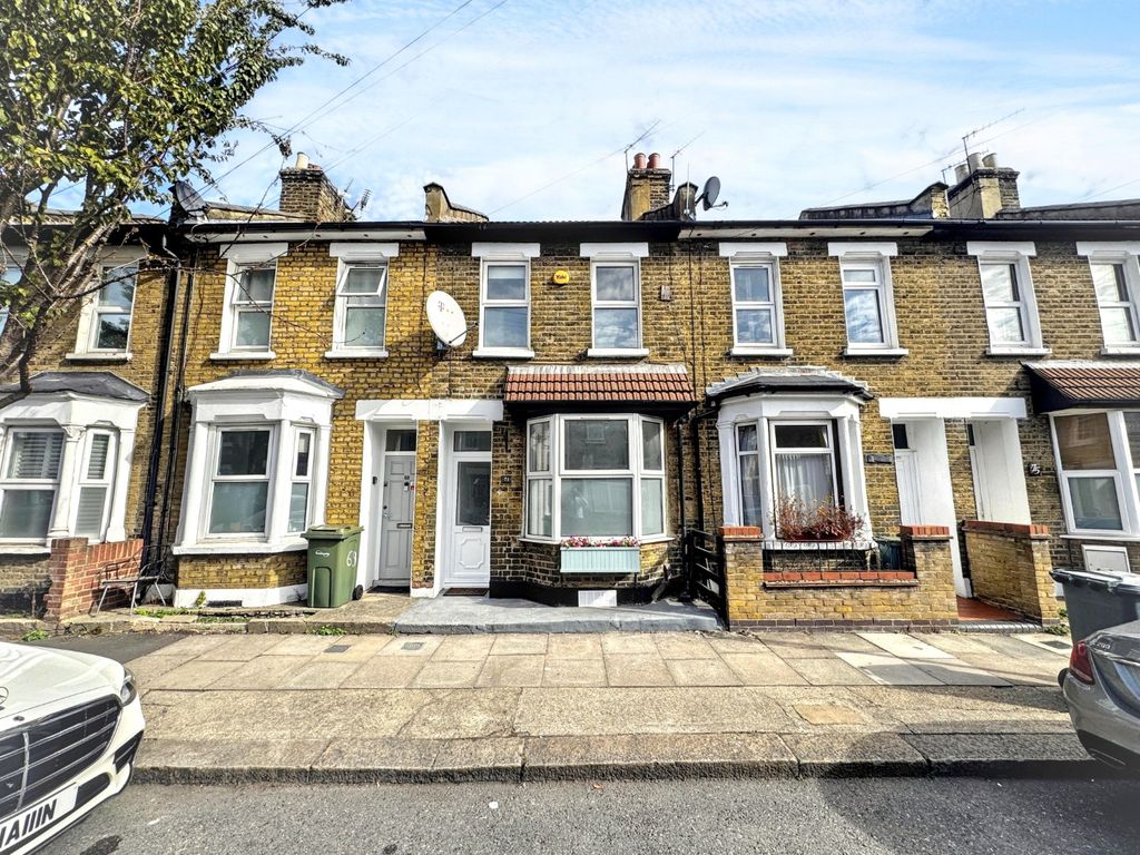 Property photo 1 of 18