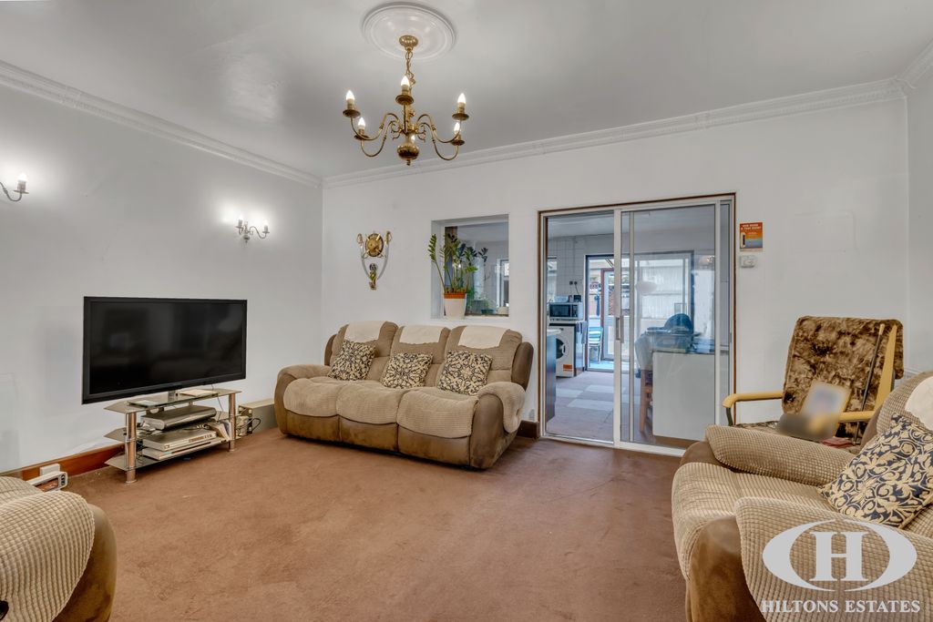 Property photo 2 of 16