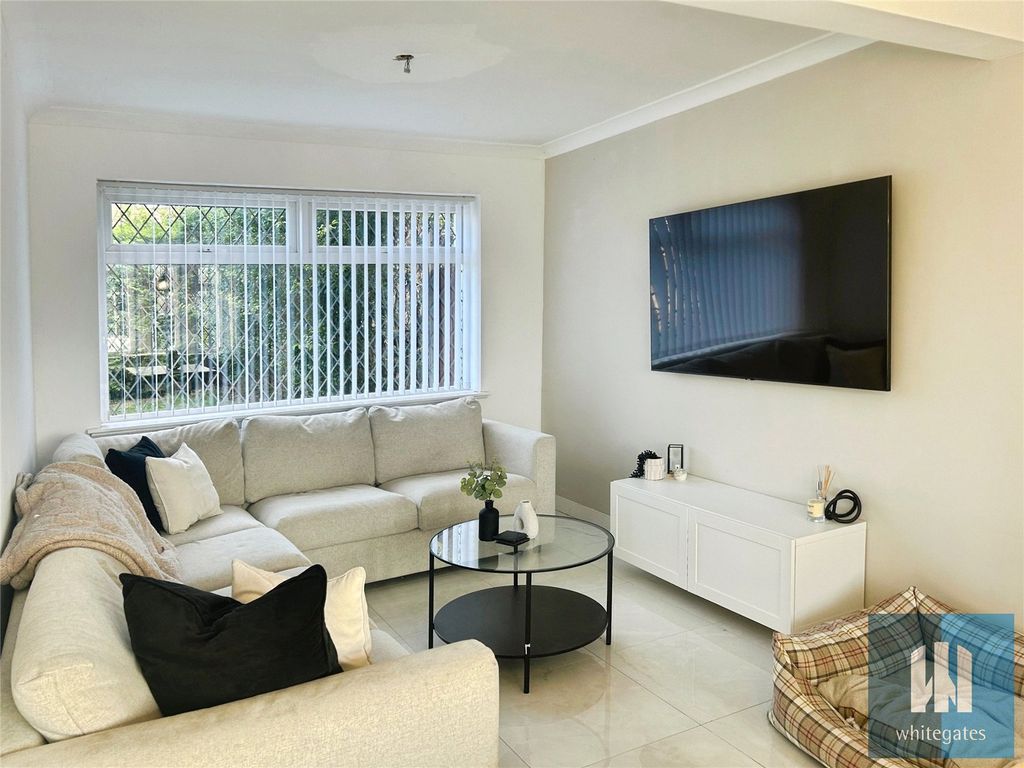 Property photo 3 of 19 Picture No. 16