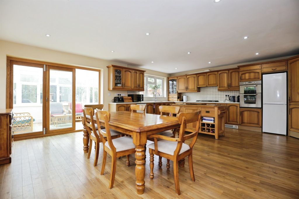 Property photo 2 of 23