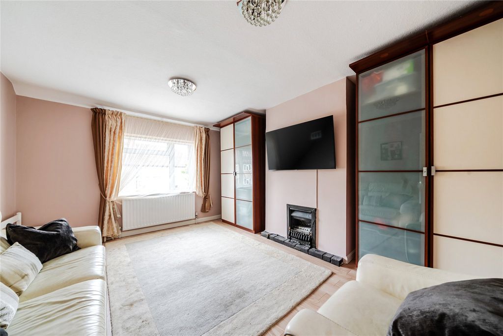 Property photo 2 of 18 Picture No. 12