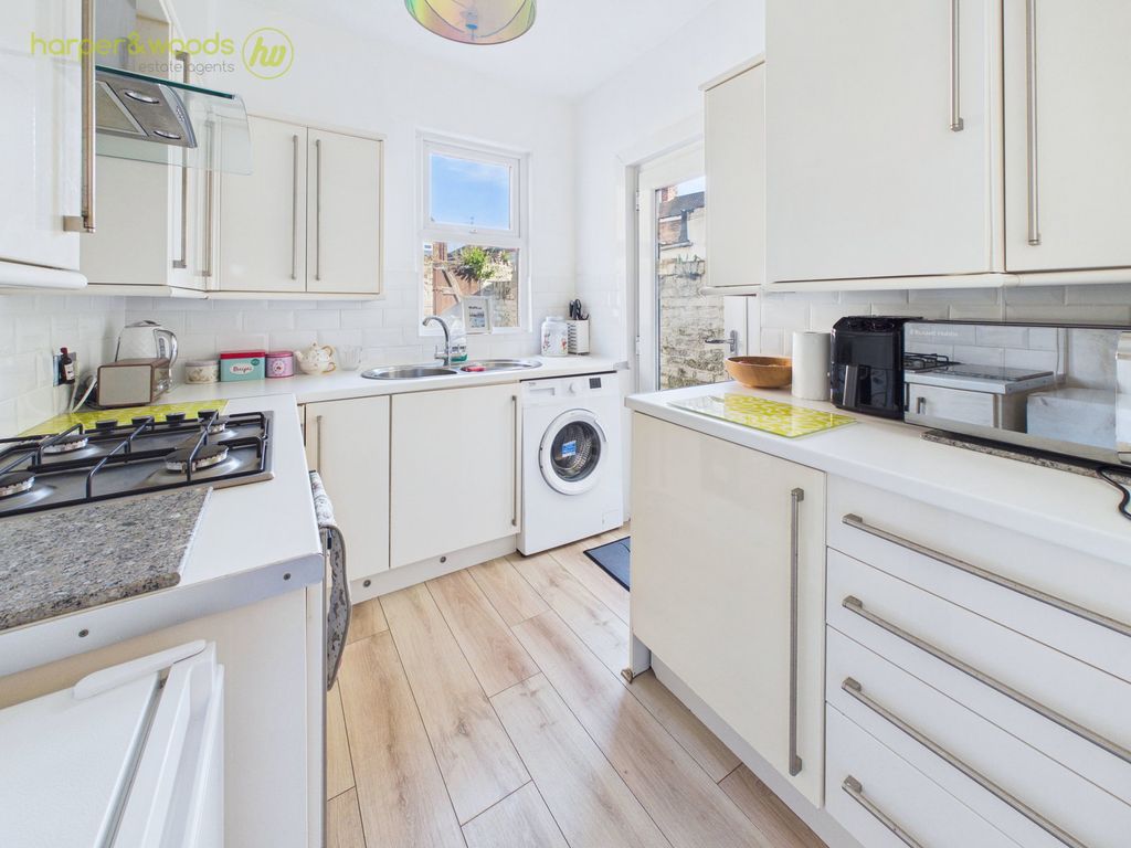 Property photo 3 of 33