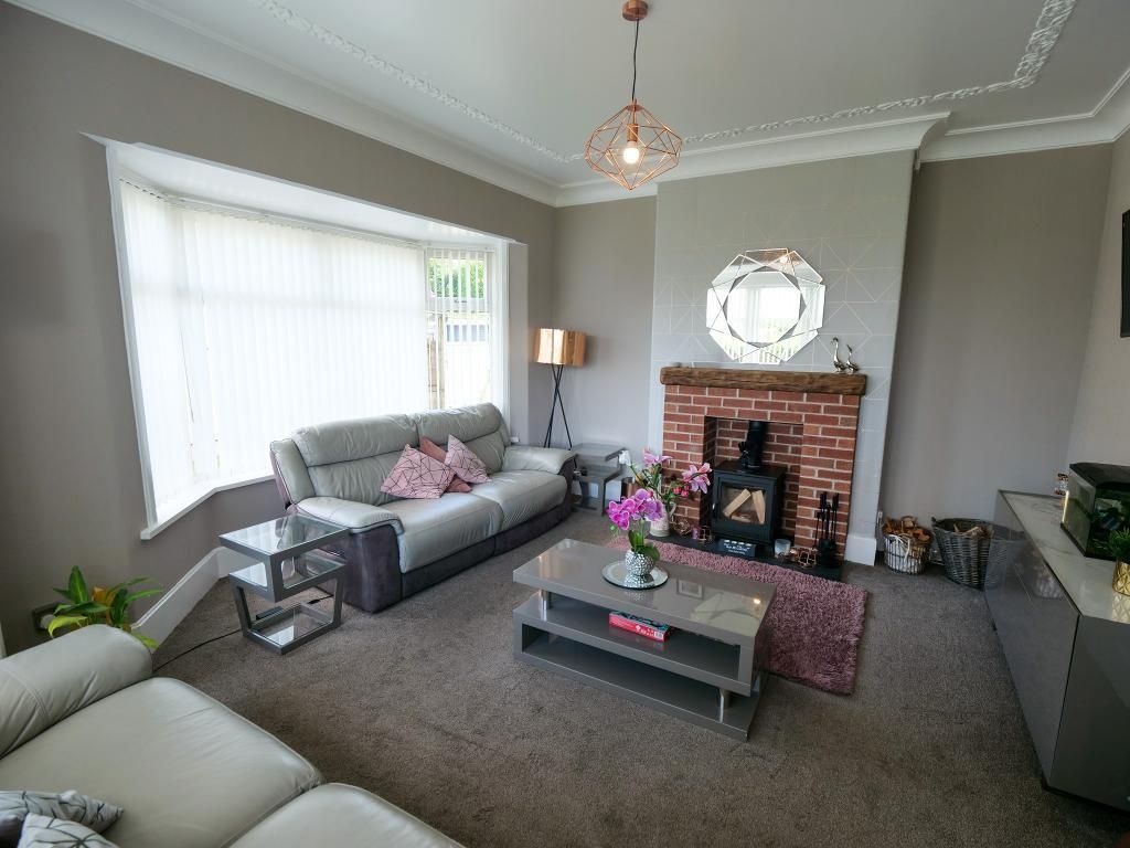 Property photo 2 of 21 Lounge