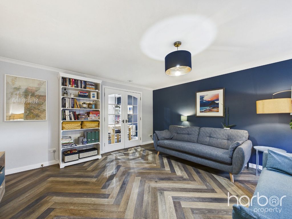 Property photo 2 of 19 5676483