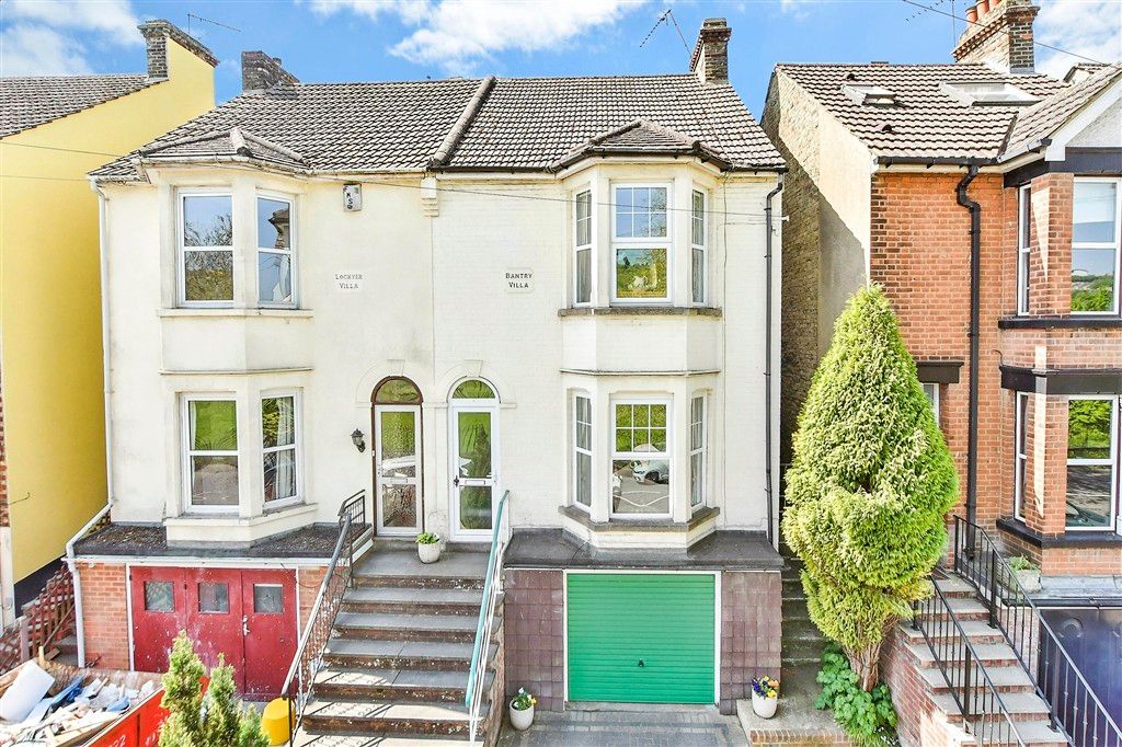 Property photo 1 of 11 External Web