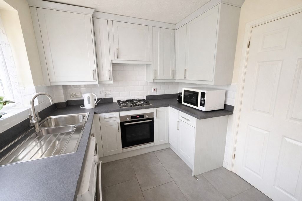 Property photo 3 of 9