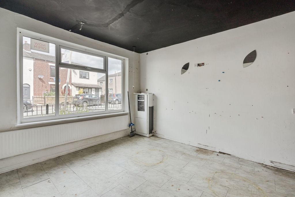 Property photo 3 of 12 Pbox-Img.Jpg