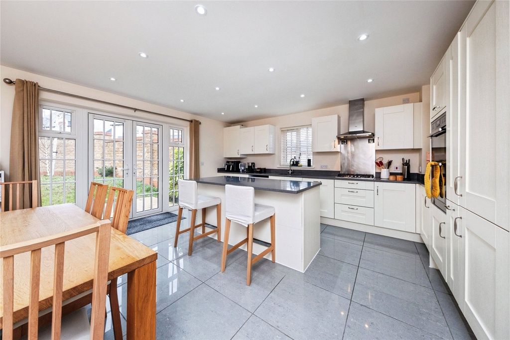 Property photo 2 of 27 Picture No. 02