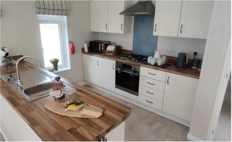 Property photo 2 of 31 Kitchen.Png