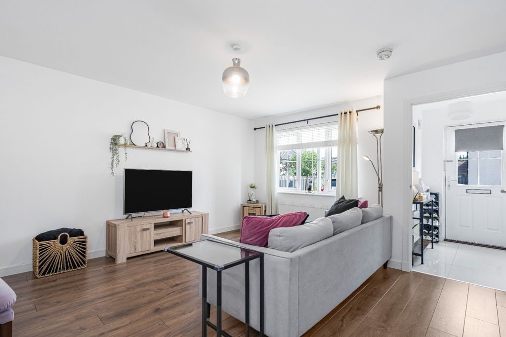 Property photo 3 of 33 5179285