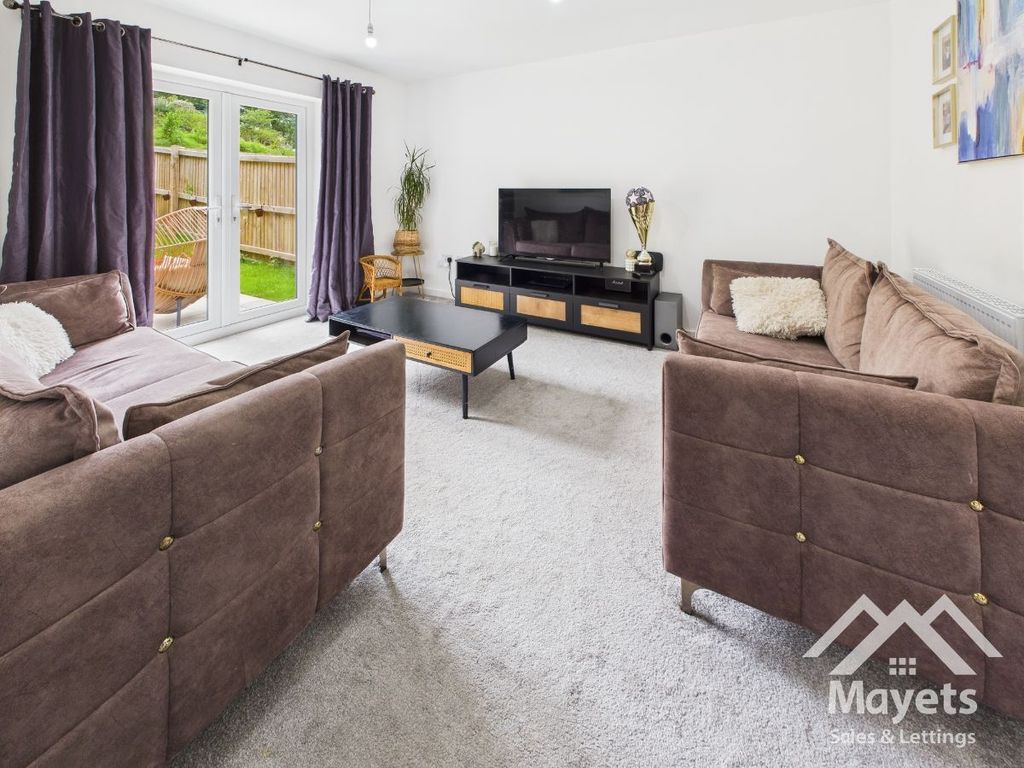 Property photo 3 of 26