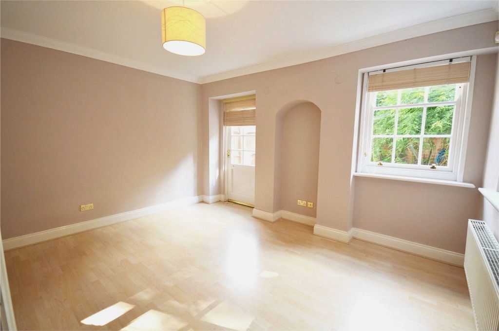 Property photo 3 of 8 Picture No. 25