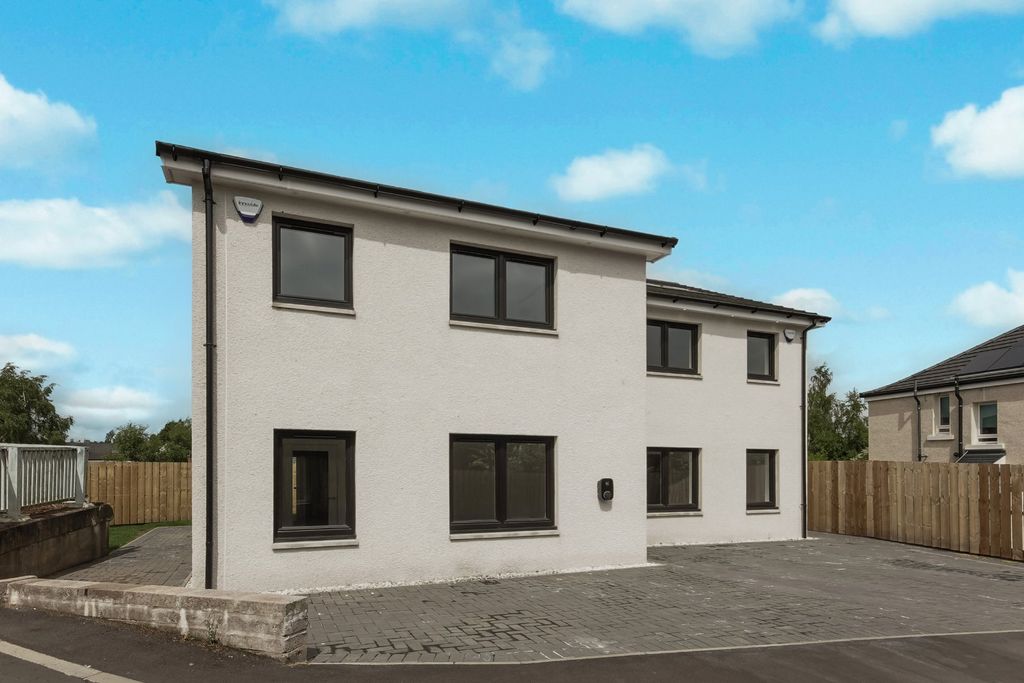 Property photo 1 of 12 External