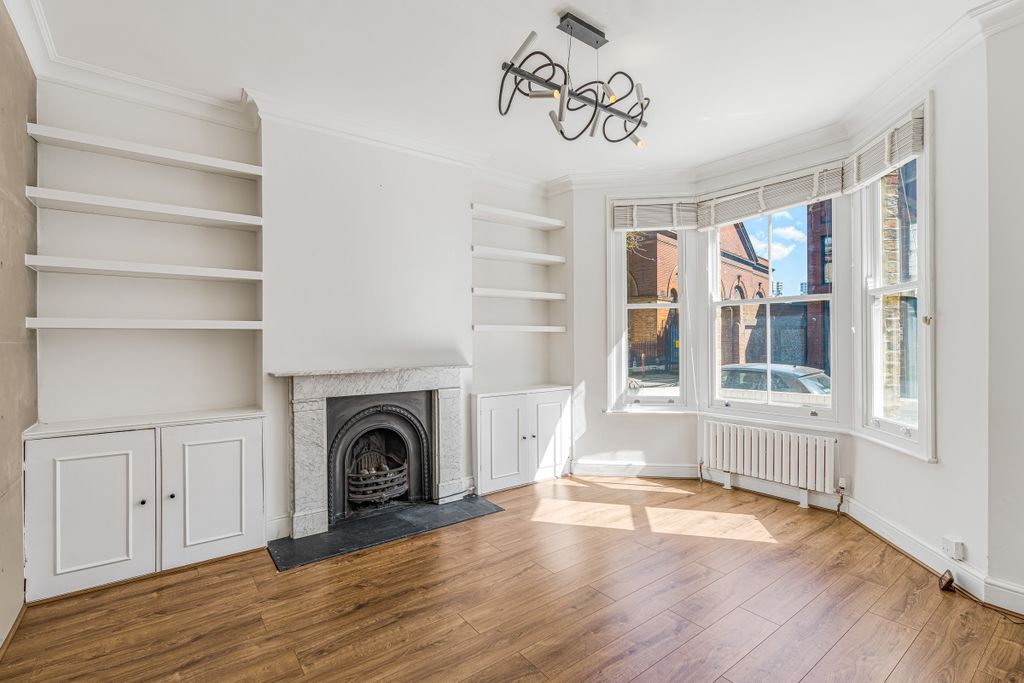 Property photo 3 of 13 68 Lots Road, Sw10, Martin & Co, Web (7)