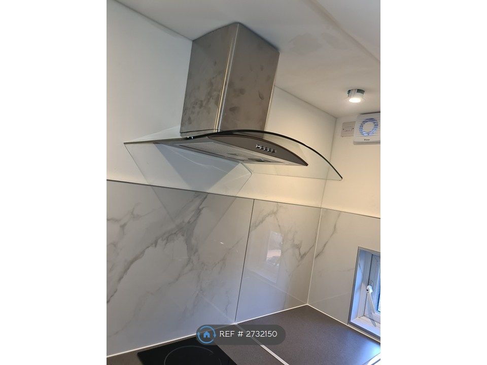 Property photo 3 of 16 Room 9 Kitchen