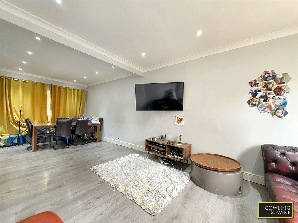 Property photo 3 of 10 Living/Dining Room