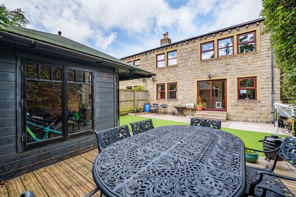Property photo 1 of 27 5181191