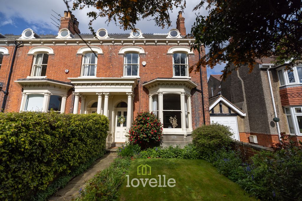 Property photo 1 of 59