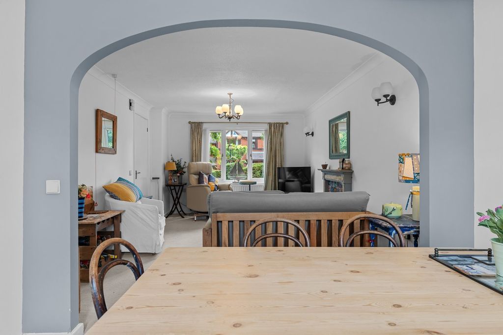 Property photo 2 of 18