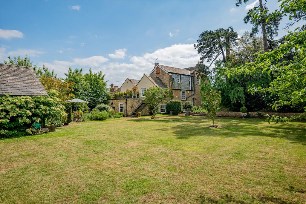 Property photo 2 of 27 Image