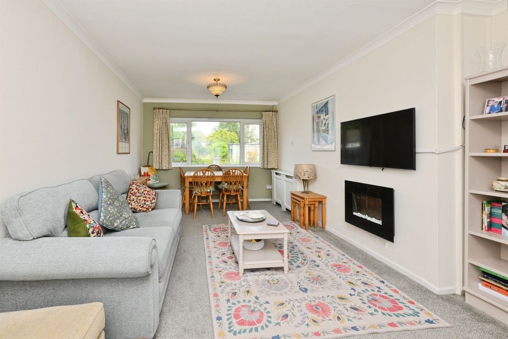 Property photo 3 of 18