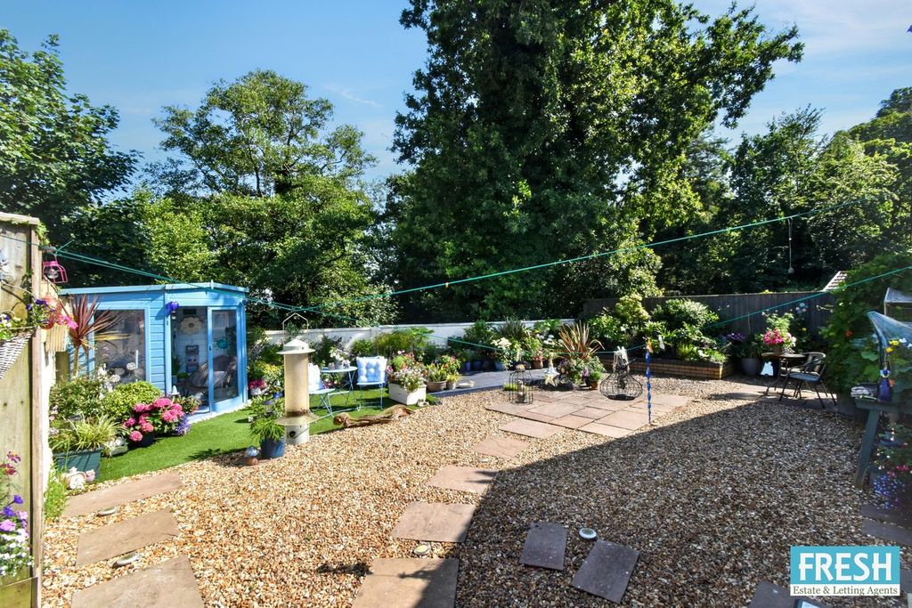 Property photo 2 of 35