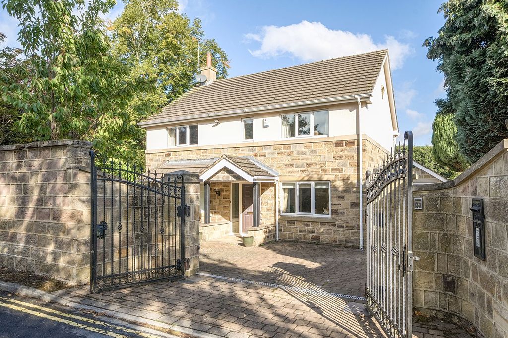 Property photo 1 of 24