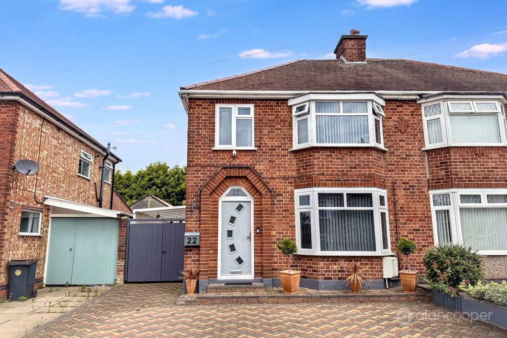Property photo 1 of 18 5230660