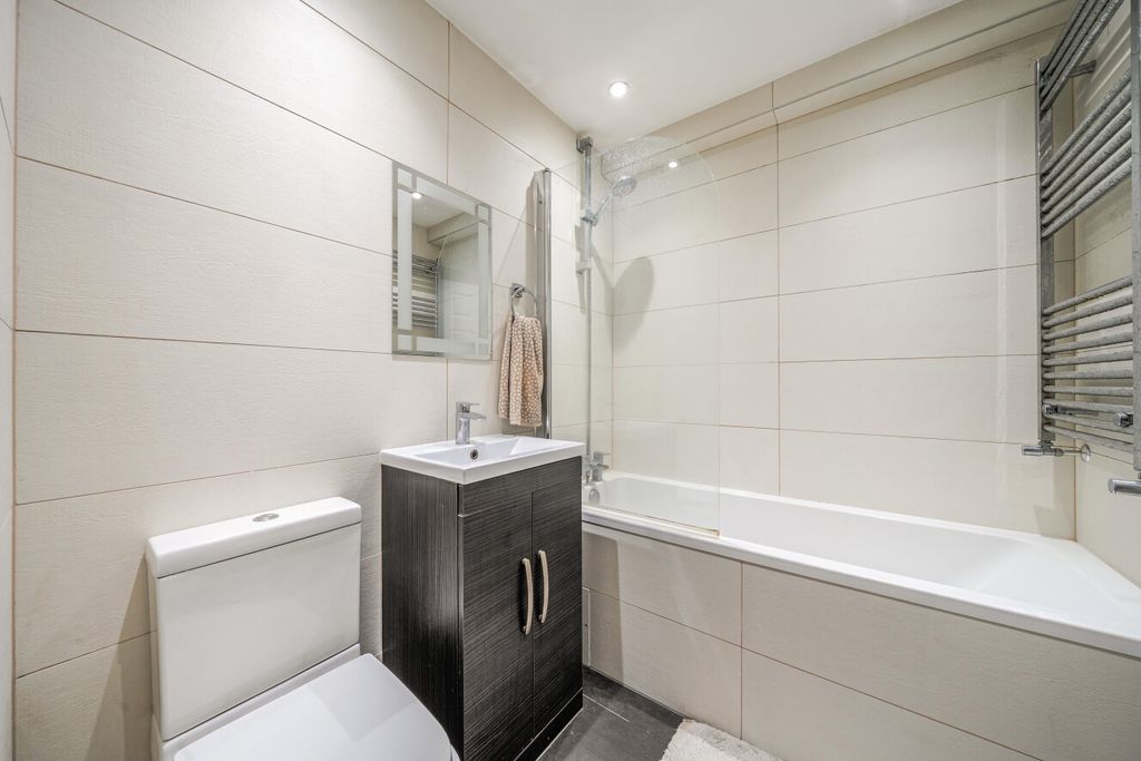 Property photo 3 of 11 1534851-13-6Acce5...