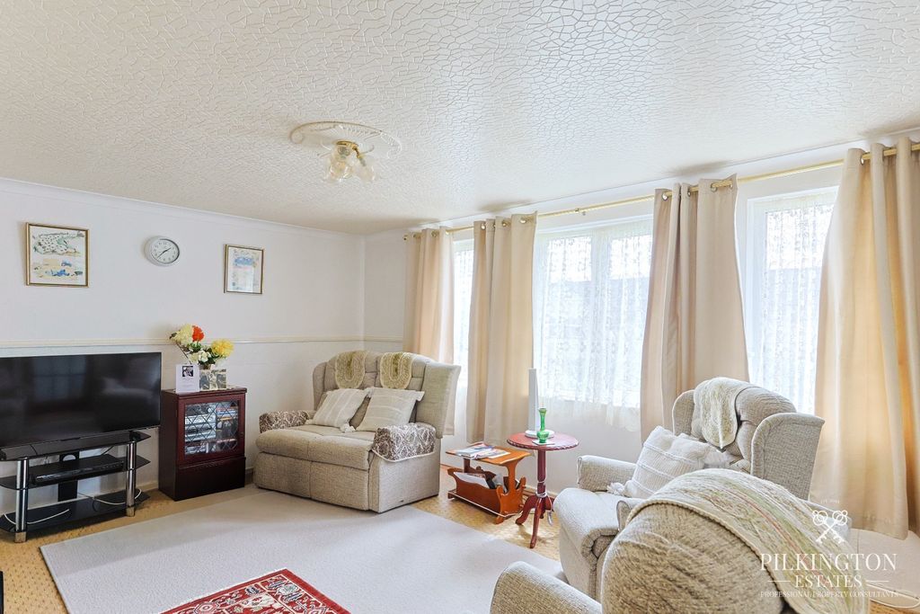 Property photo 2 of 11 5336813