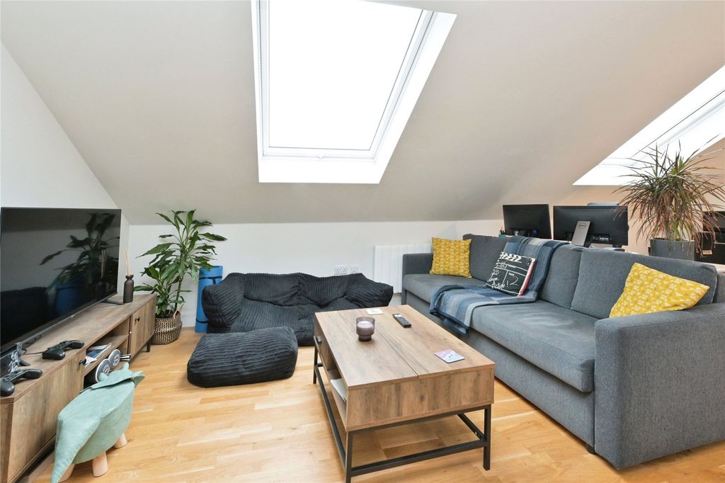 Property photo 3 of 17 Living Room