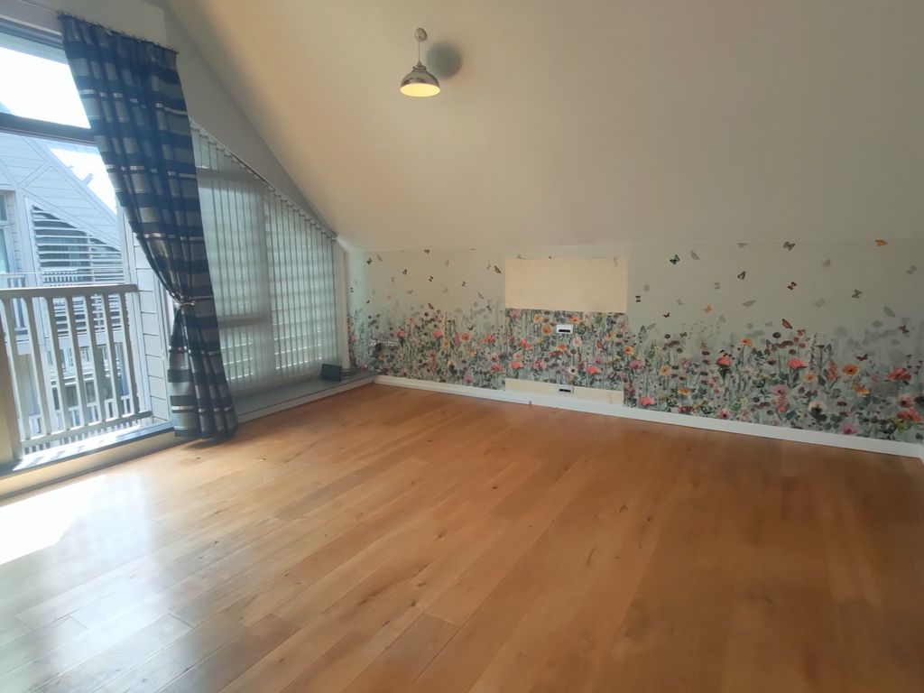 Property photo 2 of 13 Image