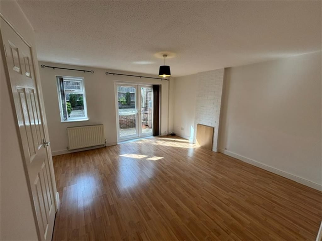 Property photo 2 of 8 Lounge