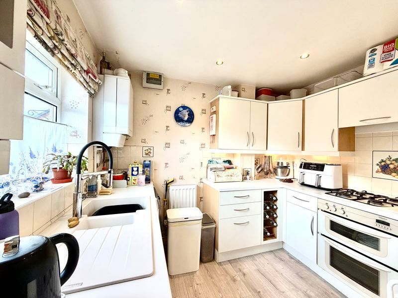 Property photo 3 of 16 Kitchen