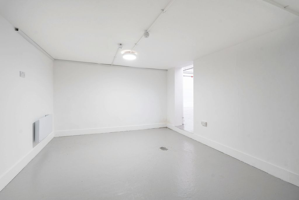 Property photo 3 of 58 Iw-260124-Ca-197-U 21.Jpg