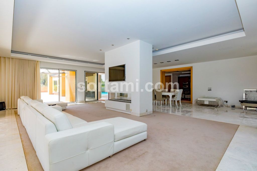 Property photo 3 of 40