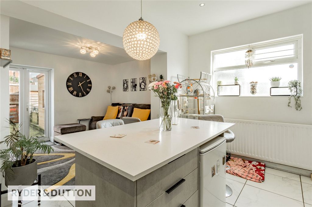 Property photo 2 of 23 Kitchen