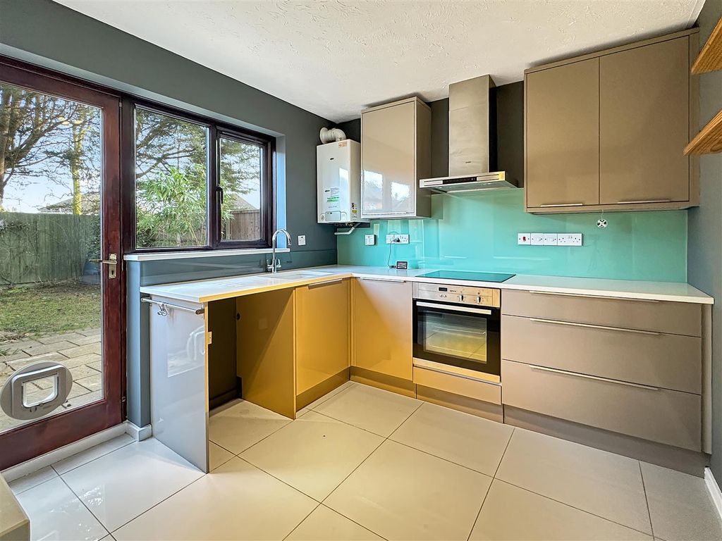 Property photo 2 of 12 Kitchen 1
