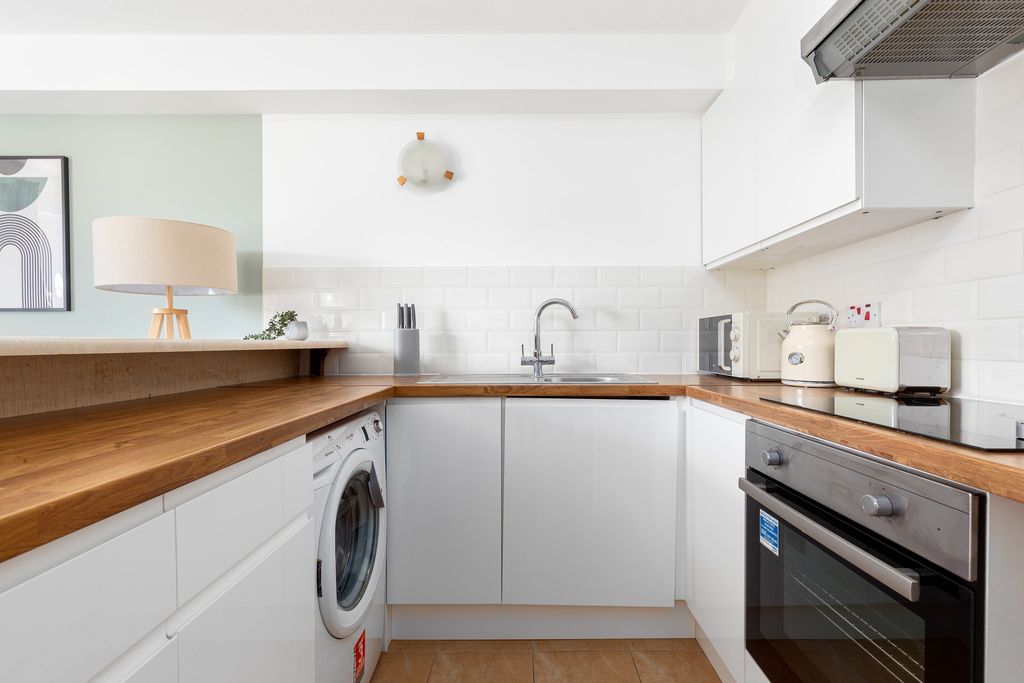 Property photo 2 of 23 Kitchen